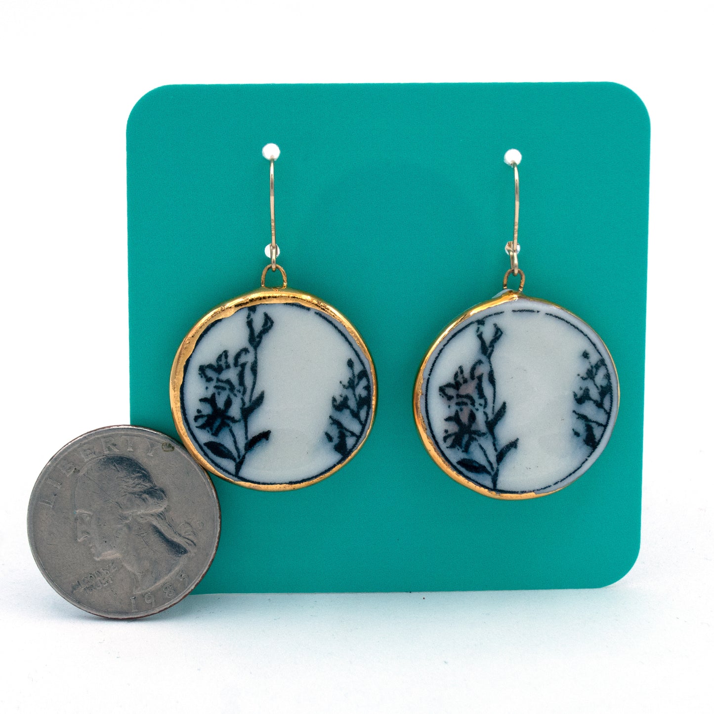 Black Floral Plate Earrings